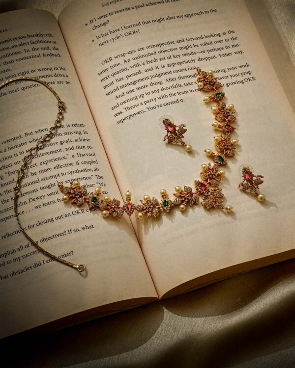 Antique gold floral necklace set with pearl drops