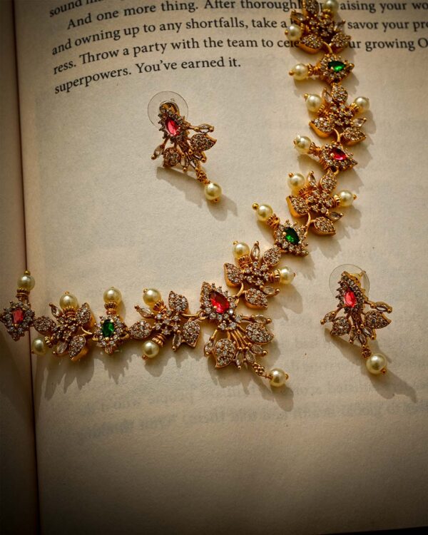 Antique gold floral necklace set with pearl drops