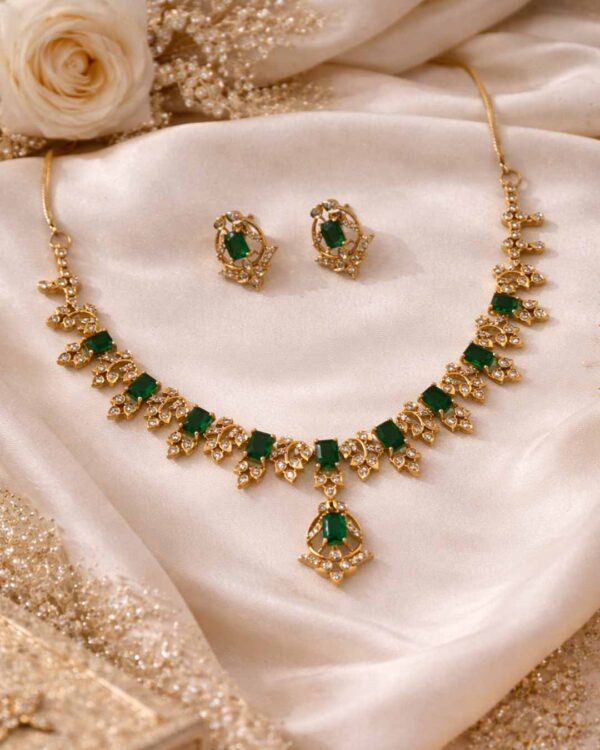 emerald green stone choker necklace set